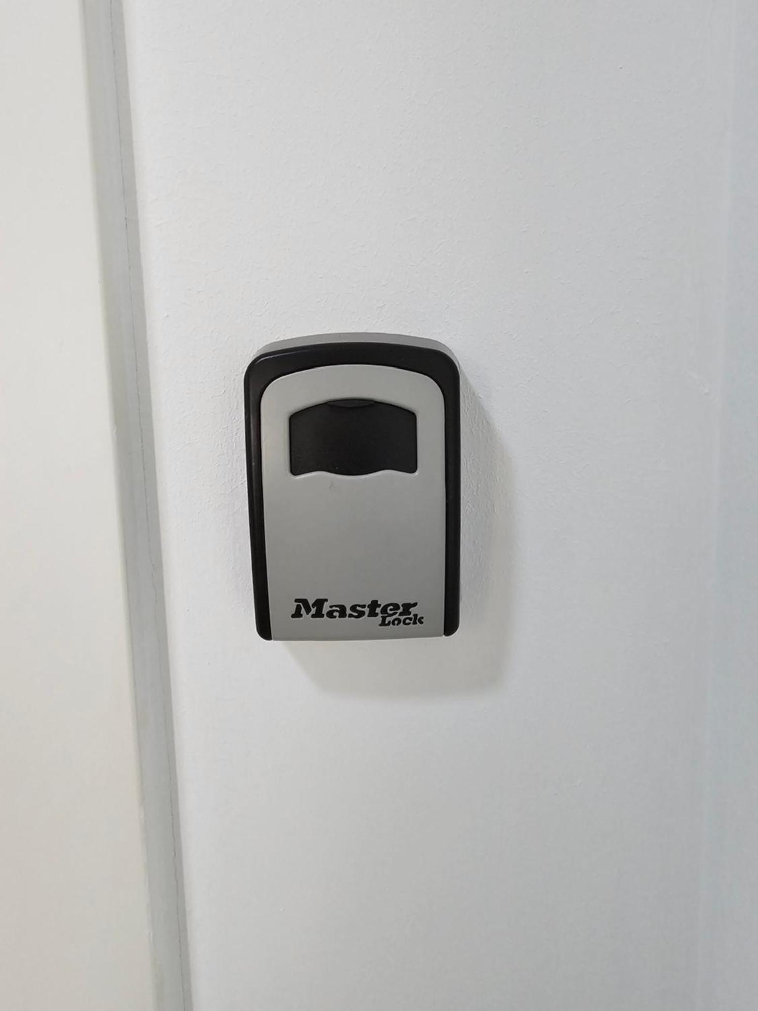 Magnet 2 Self Check In